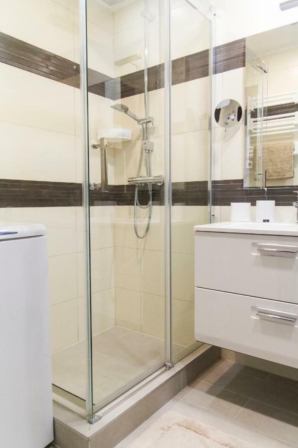 R&R Apartment Rakoczi บูดาเปสต์ ภายนอก รูปภาพ